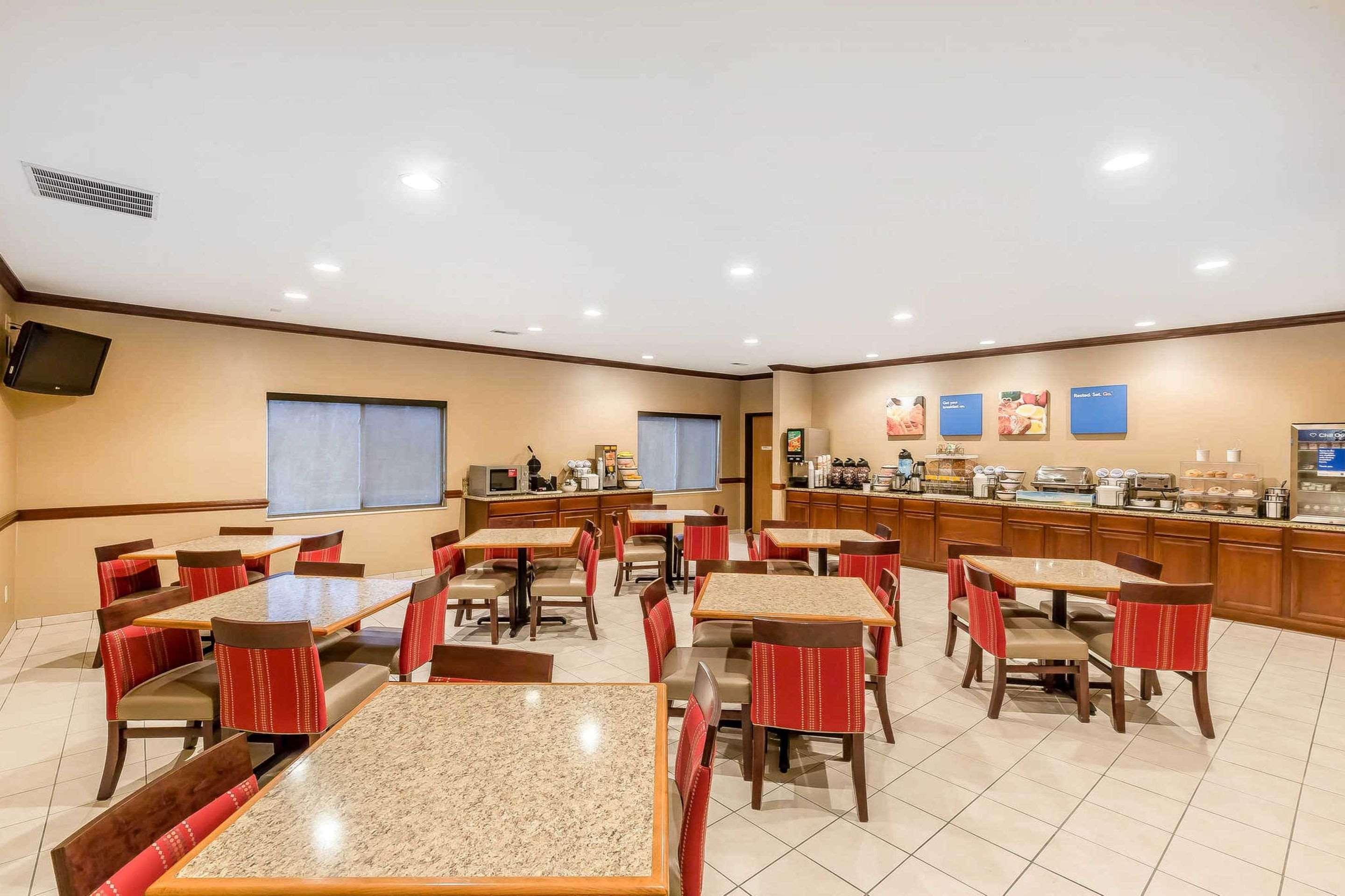 Comfort Inn & Suites East Moline Near I-80 Exterior foto